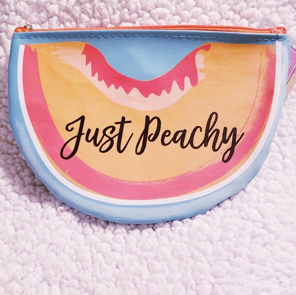 ❗SALE❗$6 each Cute Fruit Wedge Cosmetic Bags. - Picture 6 of 6